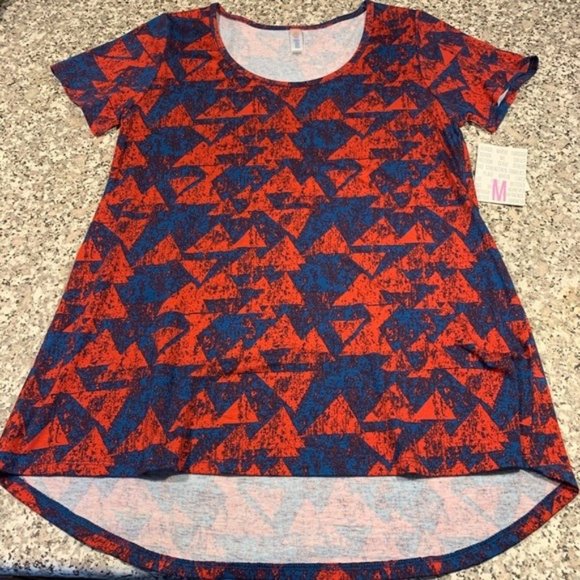 LuLaRoe Tops - LuLaRoe Classic Tee size medium NWT